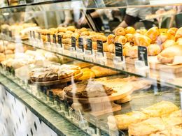 Iconic 30-Year-Old Bakery Café – First Time on the Market! [2505271]