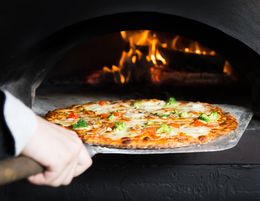 Discover Melbourne's Original Pizzeria * Over 60 Years of Tradition [2311081]