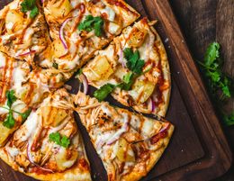 Thriving Pizza Business | $15K+ Weekly Sales | Fully Managed | Low Rent [2501132