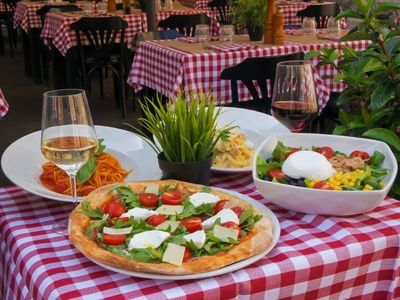profitable-pizza-takeaway-easy-to-run-2411202-1