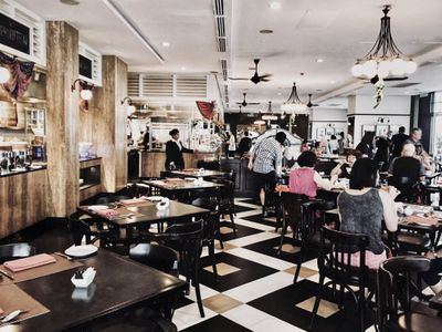 established-bar-and-restaurant-knox-area-2409061-2