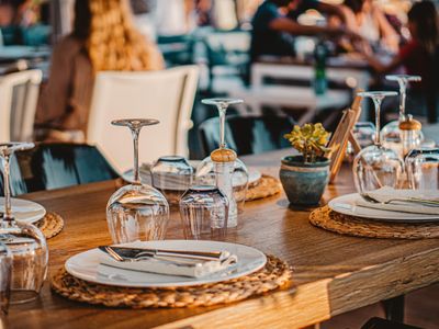 busy-location-indian-restaurant-ready-for-any-cuisine-great-fit-out-2508251-0