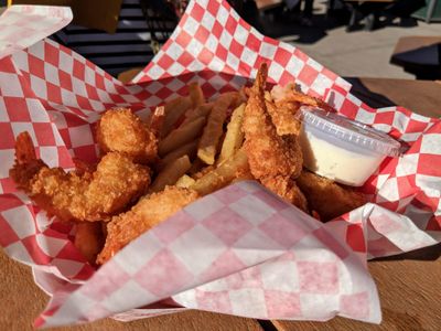 takeaway-fish-and-chips-in-prime-location-2508143-2
