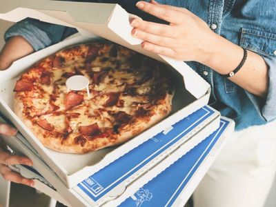 takeaway-food-pizza-2610012-1