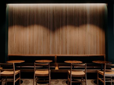 long-established-indian-restaurant-amp-takeaway-prime-location-2602191-1