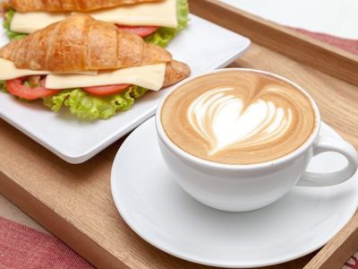cafe-with-high-foot-traffic-well-known-name-2407161-2