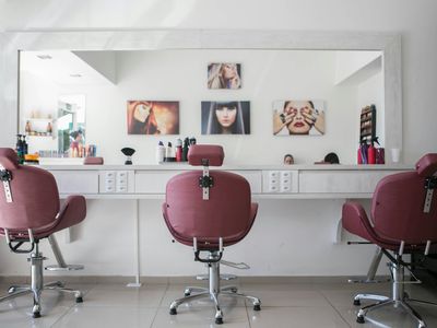 profitable-hair-beauty-salon-7k-pw-low-rent-prime-location-2605124-0