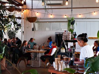 under-offer-bargain-5-day-takeaway-near-hospital-university-tkg-12-000-1