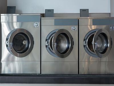 coin-laundromat-only-305-rent-per-week-1-bedroom-studio-at-rear-2606222-2