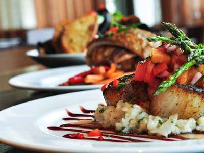 thriving-restaurant-amp-bar-16k-weekly-sales-low-rent-high-exposure-locatio-1