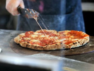 well-established-franchise-pizza-takeaway-profitable-18k-weekly-sales-lon-2