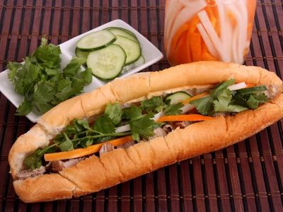 takeaway-sandwich-shop-connected-to-busy-train-station-2508121-0