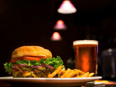 popular-and-established-burger-restaurant-in-lilydale-area-2410303-1