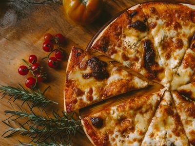 profitable-pizza-takeaway-11k-wk-low-rent-short-hours-2602182-0