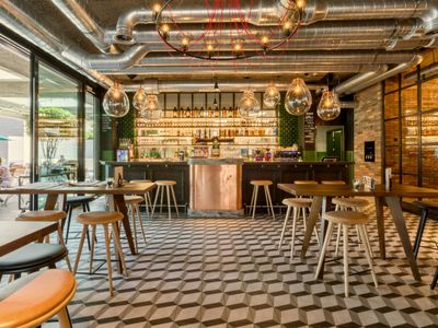 wiwo-full-liquor-license-function-restaurant-2508071ed-0