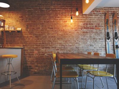 thriving-pizza-amp-pasta-restaurant-with-liquor-license-prime-location-2510073-0