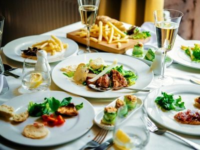 established-italian-restaurant-and-bar-2411051-1