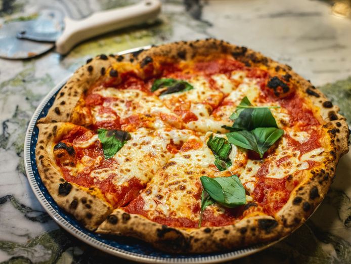 chattel-sale-affordable-pizza-shop-dwelling-near-camberwell-amp-surrey-hills-0