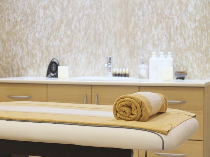 hair-amp-beauty-business-for-sale-prime-shopping-centre-location-fully-equippe-2