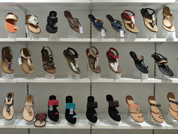 established-shoe-store-in-prime-rowville-location-high-takings-2605221-0