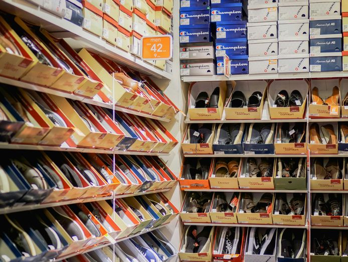 established-shoe-store-in-prime-rowville-location-high-takings-2605221-1