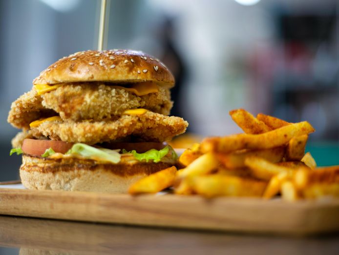 profitable-booming-grilled-chicken-shop-in-a-prime-location-high-takings-and-1