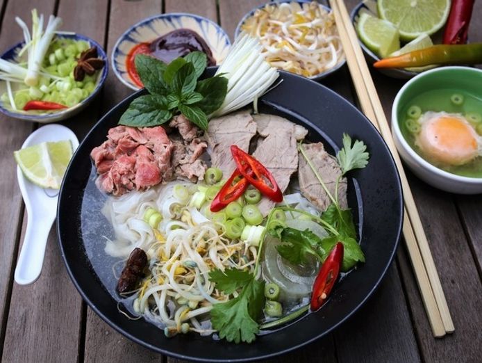 vietnamese-restaurant-walk-in-walk-out-sale-fully-equipped-in-prime-location-1