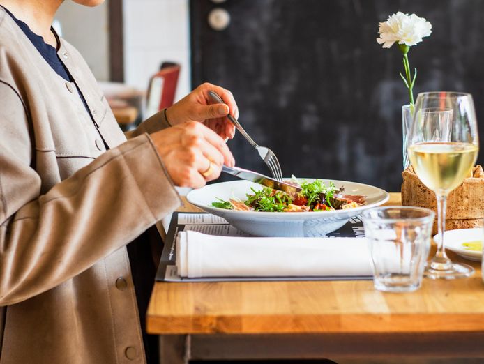 established-restaurant-for-sale-prime-camberwell-location-lots-of-potential-1