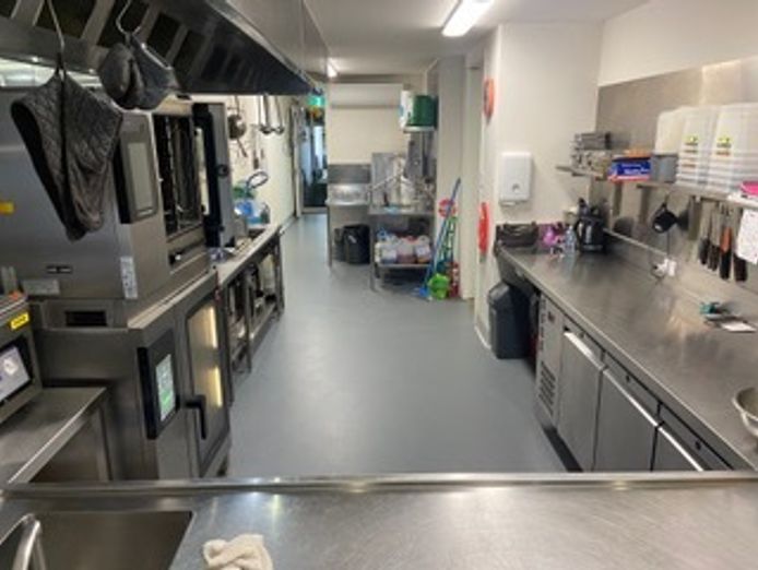 hospitality-venue-with-state-of-the-art-commercial-kitchen-mornington-peninsul-1