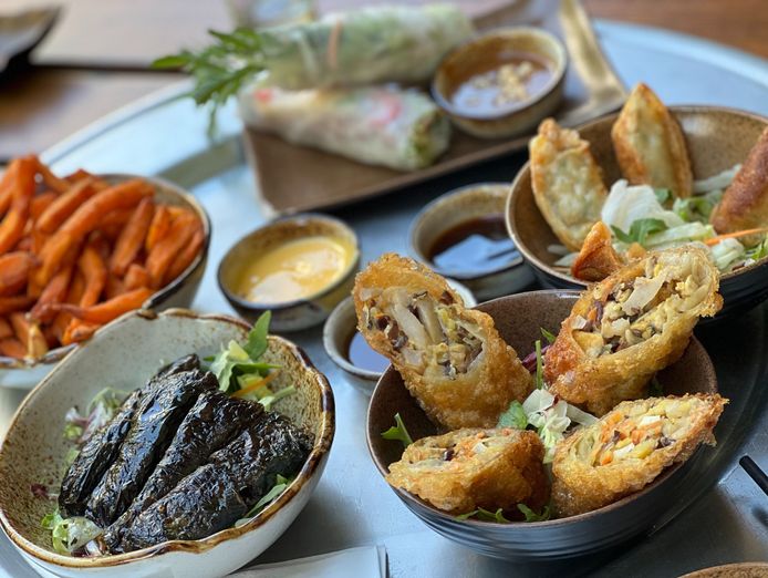 premium-licensed-hospitality-8000-per-week-opportunity-with-private-residence-2