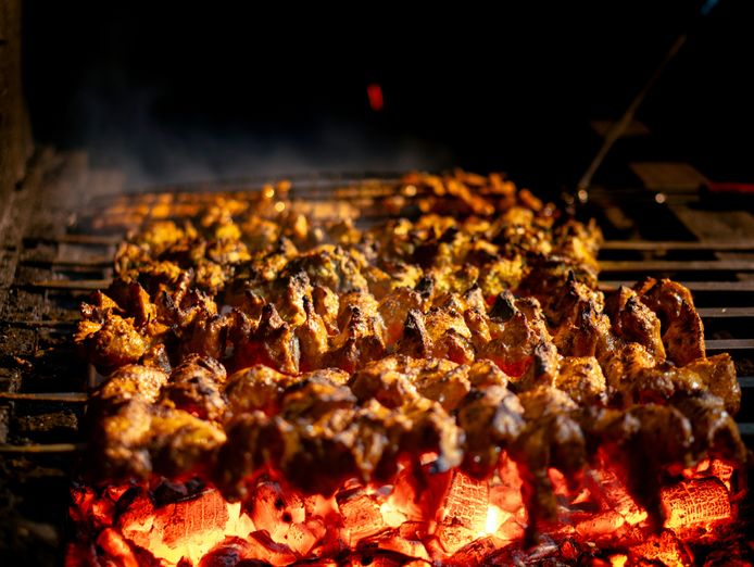 charcoal-chicken-shop-near-glen-waverley-25k-p-w-takings-14-year-lease-5-day-0