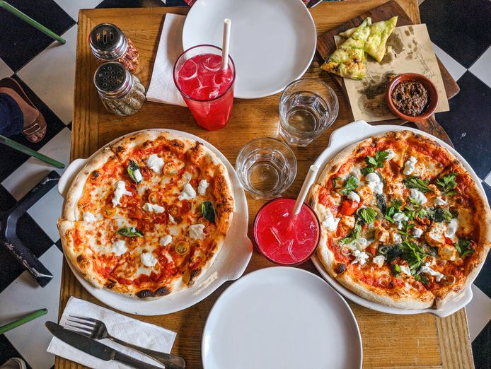 authentic-italian-pizza-shop-short-trading-hours-quality-ingredients-2606241-0