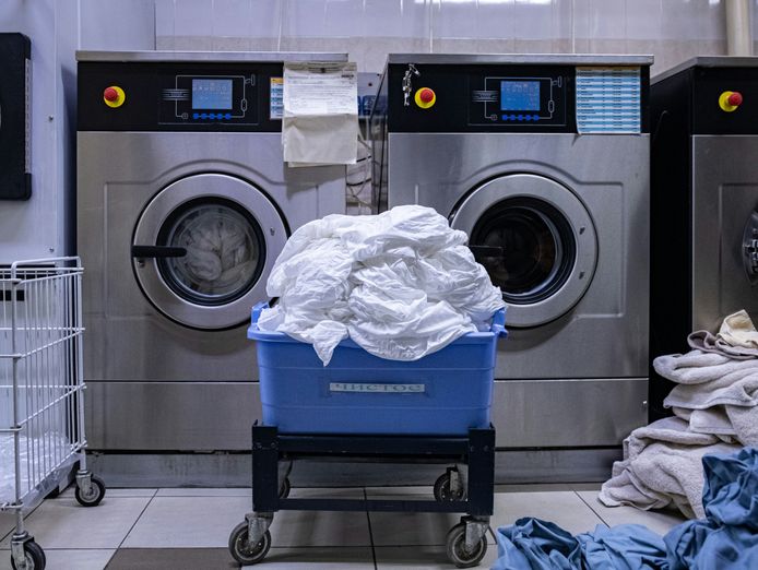 busy-dry-cleaning-business-located-in-busy-area-with-no-competition-2604152-0