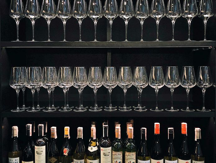 premium-liquor-business-confidential-sale-32-000-approx-2608281-0