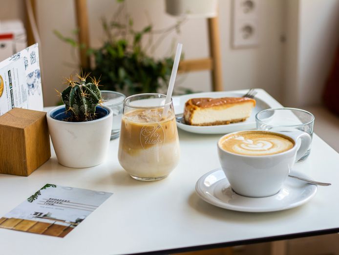 iconic-cafe-and-restaurant-in-inner-suburbs-of-melbourne-a-rare-opportunity-160-2-0