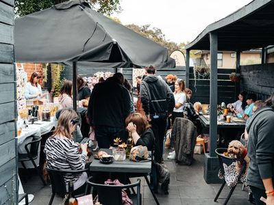 day-trade-cafe-in-affluent-location-with-cheap-rent-4