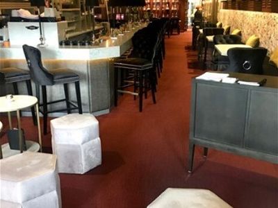 beautifully-presented-bar-restaurant-1