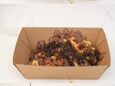 acai-dessert-business-prime-main-entrance-position-in-busy-shopping-centre-4