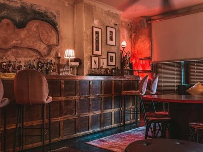 established-restaurant-in-highly-sought-after-dining-precinct-4