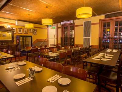 iconic-melbourne-hospitality-institution-accommodation-business-dual-income-7
