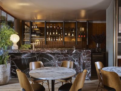 exceptional-1-8m-hospitality-opportunity-ready-for-your-next-success-story-3