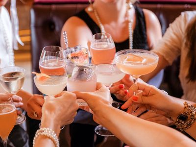 profitable-laneway-bar-with-an-exclusive-al-fresco-balcony-3