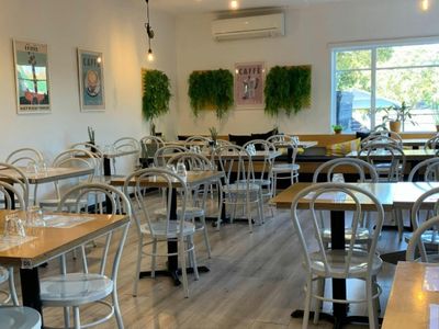 day-trade-cafe-in-affluent-location-with-cheap-rent-1