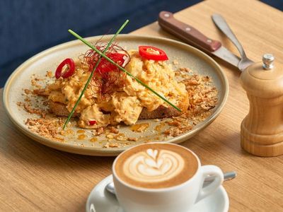 thriving-bayside-cafe-strong-profits-day-trade-only-prime-location-4