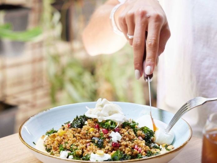 thriving-bayside-cafe-strong-profits-day-trade-only-prime-location-3