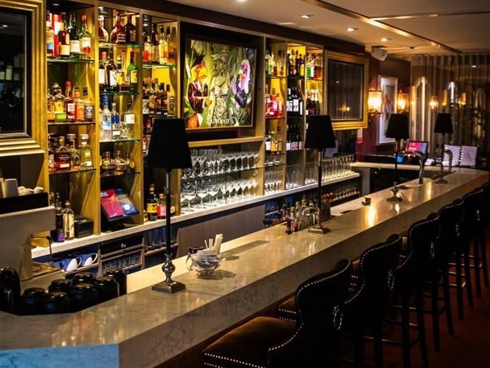 super-urgent-sale-beautifully-presented-bar-restaurant-0