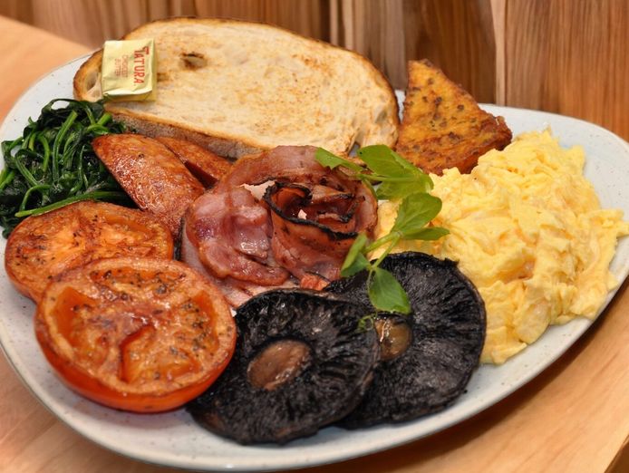 position-perfect-day-trade-cafe-take-away-in-busy-centre-3