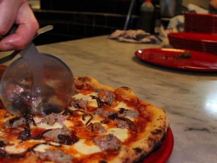 urgent-sale-popular-bayside-wood-fired-pizza-restaurant-8