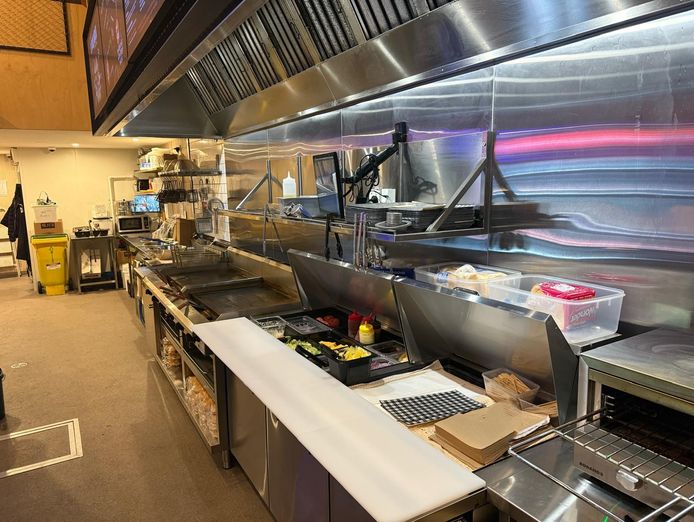 standout-corner-site-burger-bar-take-away-3