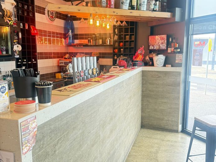 exceptional-hospitality-opportunity-in-prime-location-walk-in-walk-out-sale-0